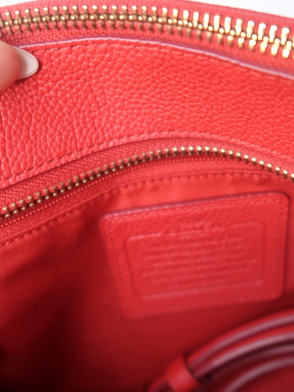 Red bag - Picture 4 of 5